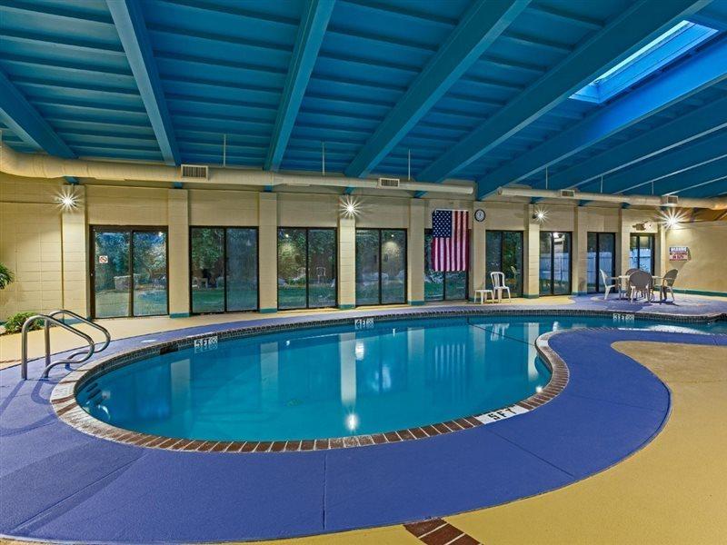 Holiday Inn Express - Fall River North Zewnętrze zdjęcie