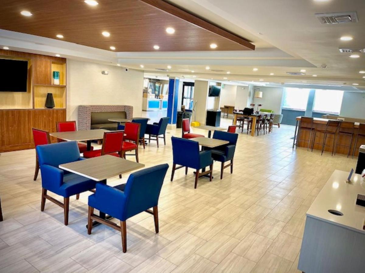 Holiday Inn Express - Fall River North Zewnętrze zdjęcie