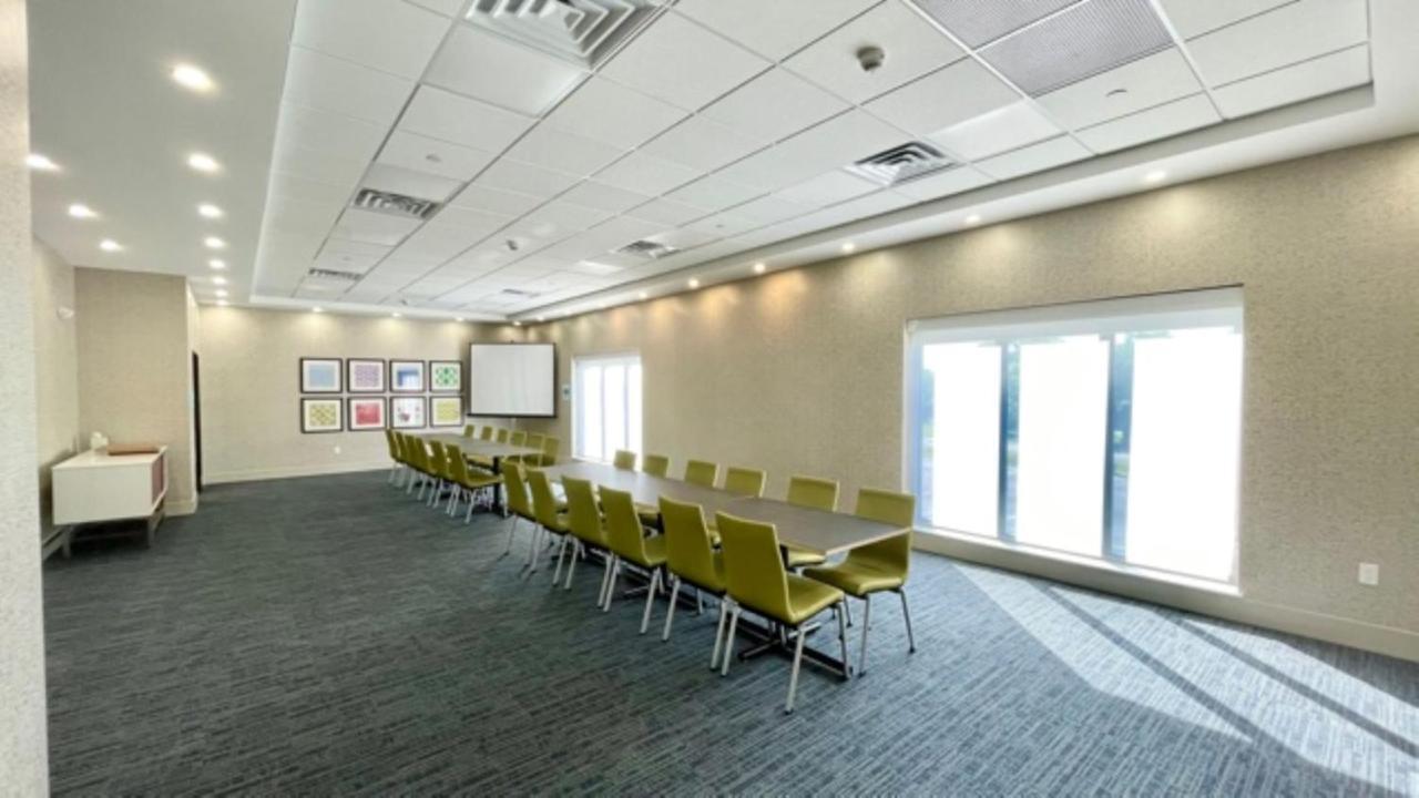 Holiday Inn Express - Fall River North Zewnętrze zdjęcie