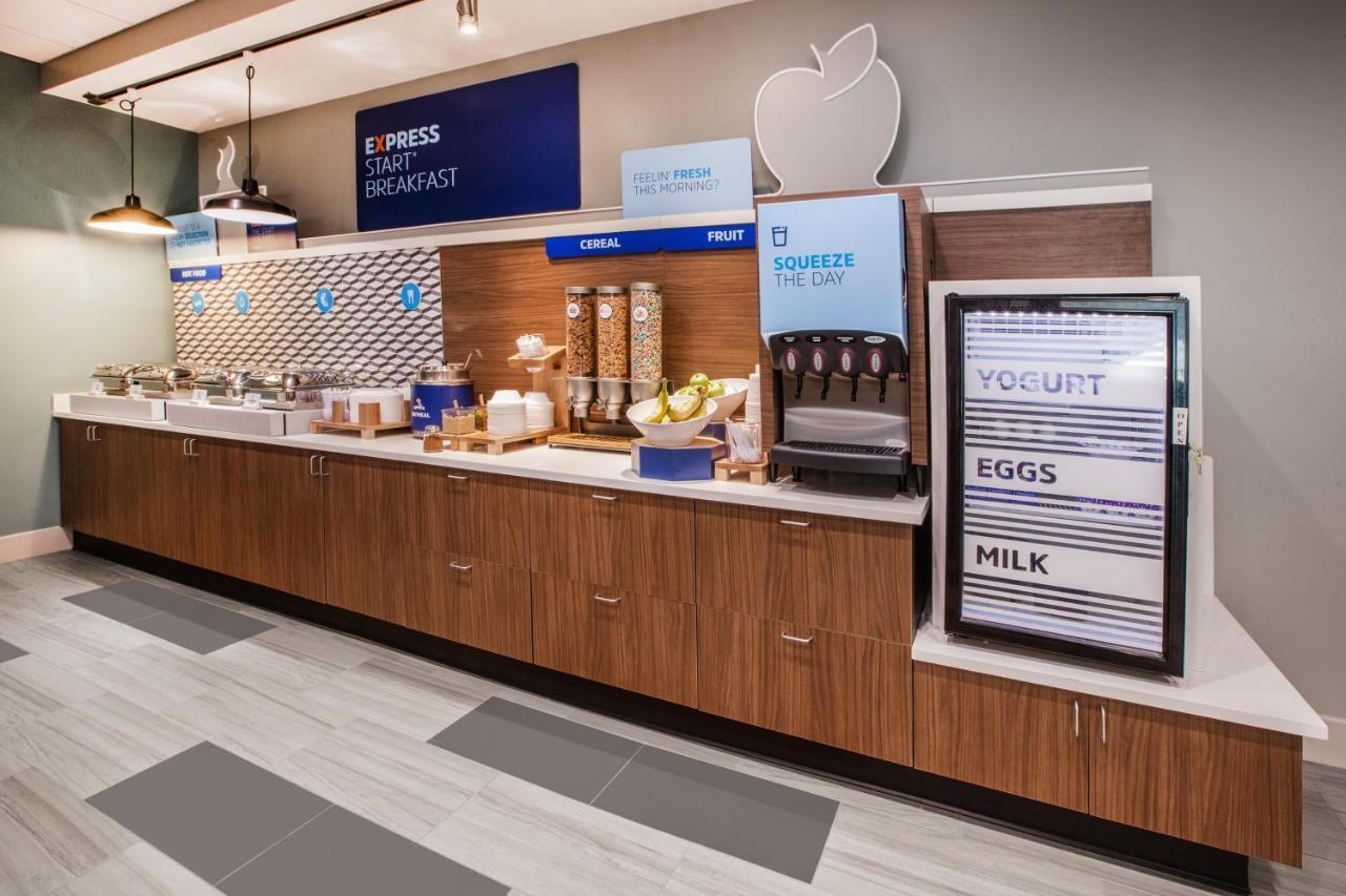 Holiday Inn Express - Fall River North Zewnętrze zdjęcie