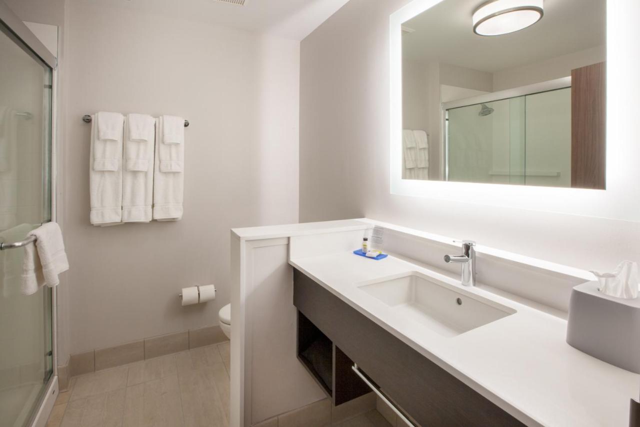 Holiday Inn Express - Fall River North Zewnętrze zdjęcie